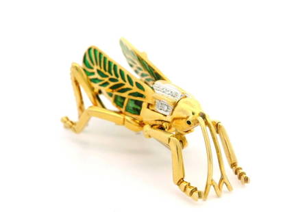 Vintage 18k Yellow Gold Grasshopper Brooch with Diamonds and Enamel: Vintage 18k Yellow Gold Grasshopper Brooch with Diamonds and Enamel This exquisite vintage brooch features a beautifully detailed grasshopper design, crafted from 18k yellow gold. The brooch is adorne
