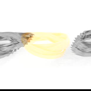 Gucci 18k Yellow Gold Interlaced 5 Band Ring Size 6: Gucci 18k Yellow Gold Interlaced 5 Band Ring Size 6 This authentic chic 5 band ring is by Gucci, it is crafted from 18k yellow gold featuring 5 grooved style 2mm wide band. They are interlaced creatin