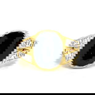 Elegant 18K Yellow Gold Ring with 5.00 Ct Sapphire and 12 Diamonds: Elegant 18K Yellow Gold Ring with 5.00 Ct Sapphire and 12 Diamonds This exquisite 18K Yellow Gold Sapphire & Diamond Ring features a stunning dark sapphire weighing approximately 5.00 ct, beautifully