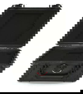 Authentic Bell & Ross Black Presentation Box for Single Watch: Authentic Bell & Ross Black Presentation Box for Single Watch This Bell & Ross presentation box is designed for a single watch, featuring a sleek black exterior that exudes sophistication. Measuring 9