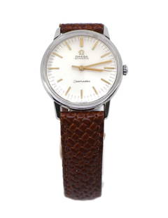Omega Seamaster Stainless Steel 165.002 Automatic Watch with Leather Band: Omega Seamaster Stainless Steel 165.002 Automatic Watch with Leather Band Discover the timeless elegance of the Omega Seamaster Stainless Steel Watch, model reference 165.002. This pre-owned wristwatc