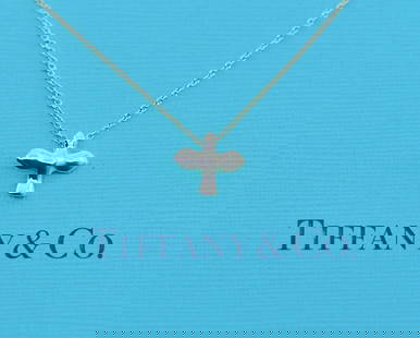 Tiffany & Co Elsa Peretti 18K Yellow Gold Pendant Necklace: Tiffany & Co Elsa Peretti 18K Yellow Gold Pendant Necklace This exquisite Tiffany & Co. Elsa Peretti necklace showcases timeless elegance in 18K yellow gold. The pendant style necklace measures 18 inc