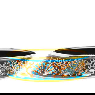 Hermes Wide Seashells Enamel Bangle 65 Black Gold-Plated Costume Jewelry: Hermes Wide Seashells Enamel Bangle 65 Black Gold-Plated Costume Jewelry This striking bangle showcases a captivating seashell print on a luxurious enamel surface, complemented by a gold-plated metal