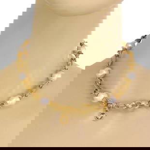 Judith Ripka 18k Yellow Gold Pearl Diamond Necklace: Judith Ripka 18k Yellow Gold Pearl Diamond Necklace Elevate your style with this exquisite necklace from designer Judith Ripka. Crafted in 18k yellow gold, it features an alternating design of long ov