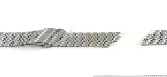 Authentic Breitling Stainless Steel Bracelet 22MM Model 134A: Authentic Breitling Stainless Steel Bracelet 22MM Model 134A Enhance your wristwatch with this authentic Breitling stainless steel bracelet. Designed specifically for comfort and style, this 22 mm wid