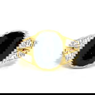 Elegant 18K Yellow Gold Ring with 5.00 Ct Sapphire and 12 Diamonds: Elegant 18K Yellow Gold Ring with 5.00 Ct Sapphire and 12 Diamonds This exquisite 18K Yellow Gold Sapphire & Diamond Ring features a stunning dark sapphire weighing approximately 5.00 ct, beautifully