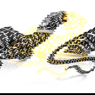 David Webb 1970's Black Enamel Panther Brooch with Diamond Collar 18K Gold: David Webb 1970's Black Enamel Panther Brooch with Diamond Collar 18K Gold This exquisite David Webb brooch showcases a sculpted panther design crafted from striking black enamel and 18K yellow gold.