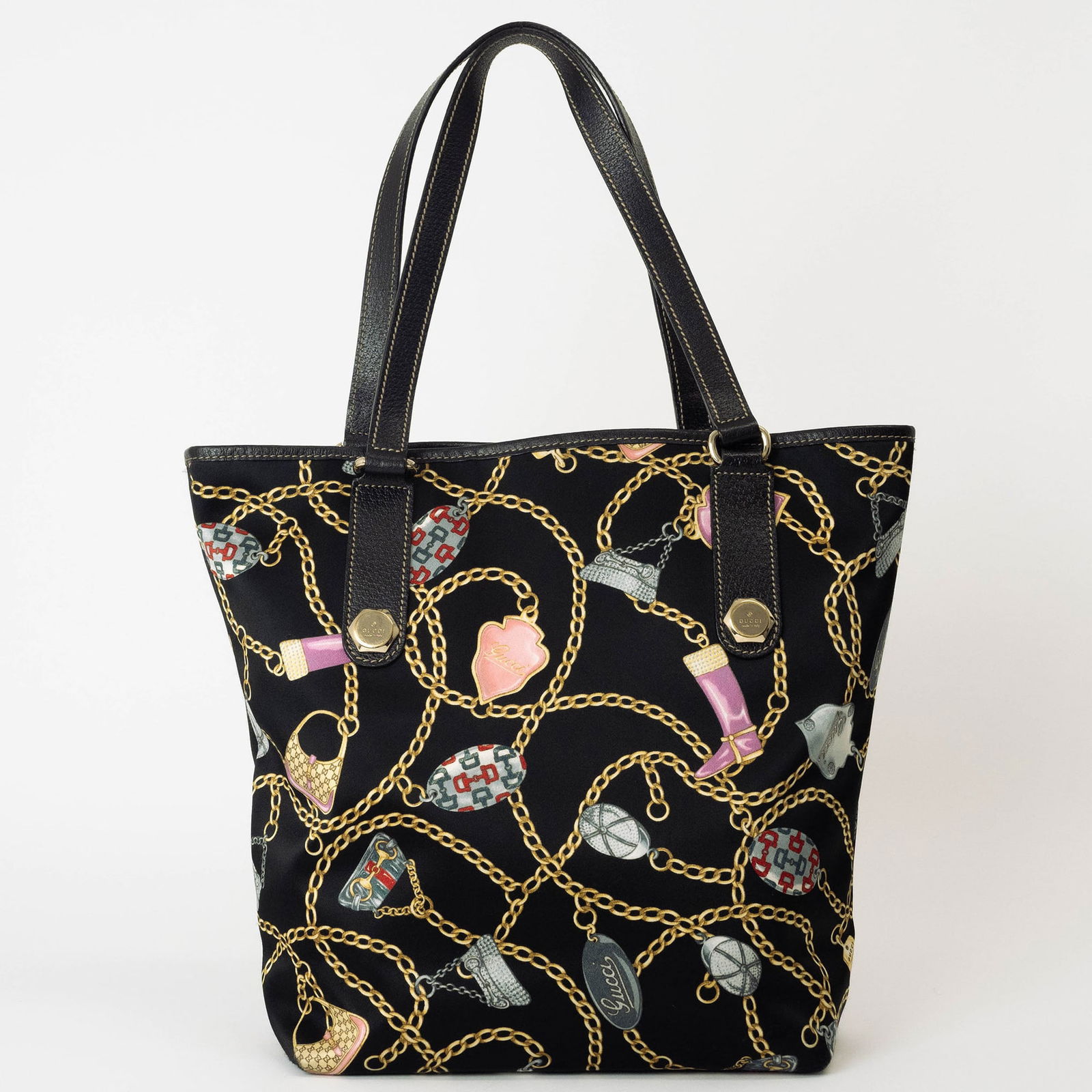 Gucci Black Satin Tote Bag with Chain Pattern 31cm x 24.5cm x 10cm: Gucci Black Satin Tote Bag with Chain Pattern 31cm x 24.5cm x 10cm Elevate your accessory collection with this Gucci Satin Tote Bag featuring a chic chain pattern. Crafted from luxurious satin leather