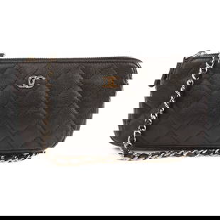 CHANEL Quilted CC Chain Shoulder Bag Black Calfskin Leather: CHANEL Quilted CC Chain Shoulder Bag Black Calfskin Leather This elegant CHANEL Quilted CC Chain Shoulder Bag is crafted from luxurious black calfskin leather. Featuring a timeless quilted design, thi