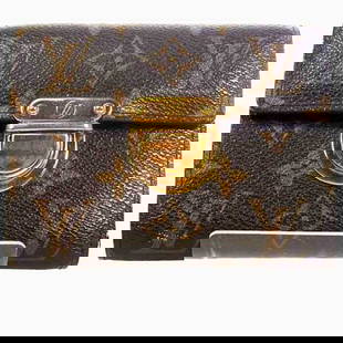 Louis Vuitton Portefeuille Koala Monogram Brown Tri-Fold Wallet with Initials T.K.: Louis Vuitton Portefeuille Koala Monogram Brown Tri-Fold Wallet with Initials T.K. Introducing the Louis Vuitton Portefeuille Koala Monogram, a stylish and functional trifold wallet designed for women