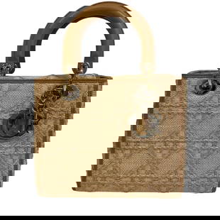 Christian Dior 2way Medium Shoulder Bag Raffia Leather Beige Gold Hardware: Christian Dior 2way Medium Shoulder Bag Raffia Leather Beige Gold Hardware Elevate your style with the Christian Dior 2way Medium Bag, a sophisticated shoulder bag crafted from high-quality raffia lea