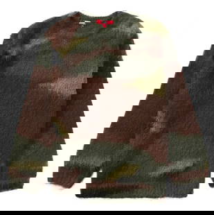 Supreme JUNYA WATANABE CDG Brushed Camo Crewneck Medium: Supreme JUNYA WATANABE CDG Brushed Camo Crewneck Medium Introducing the Supreme JUNYA WATANABE CDG MAN Brushed Camo Crewneck, a stylish and contemporary addition to your wardrobe. This crewneck featur