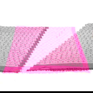 LOUIS VUITTON Pink Silk Scarf Elegant Accessory: LOUIS VUITTON Pink Silk Scarf Elegant Accessory Elevate your accessory collection with this luxurious LOUIS VUITTON scarf, expertly crafted from silk. The elegant pink hue and regular size make it a v