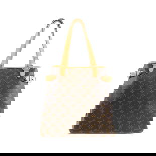 Louis Vuitton Monogram Batignolles Vertical Shoulder Bag M51153 Marron: Louis Vuitton Monogram Batignolles Vertical Shoulder Bag M51153 Marron The Louis Vuitton Monogram Batignolles Vertical M51153 Shoulder Bag is a stylish accessory designed for women. Crafted from durab