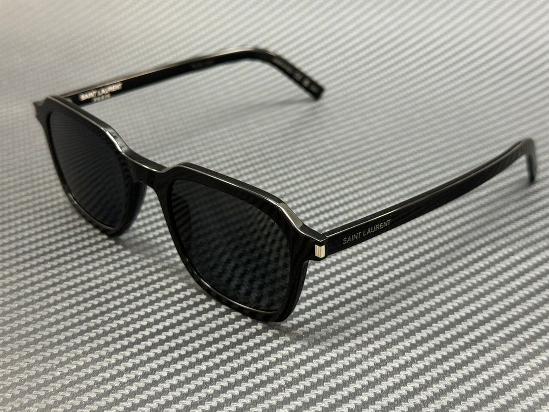 Saint Laurent SL 715 Slim Black Unisex Sunglasses 49mm: Saint Laurent SL 715 Slim Black Unisex Sunglasses 49mm Discover the sophisticated style of these Saint Laurent SL 715 Slim sunglasses, featuring a sleek black frame that offers a modern touch to any o