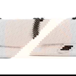 CHANEL CC 2.55 Jumbo White Calfskin Shoulder Bag: CHANEL CC 2.55 Jumbo White Calfskin Shoulder Bag Elevate your style with the iconic CHANEL CC 2.55 Jumbo Chain Shoulder Bag. Crafted from luxurious white calfskin leather, this shoulder bag features a