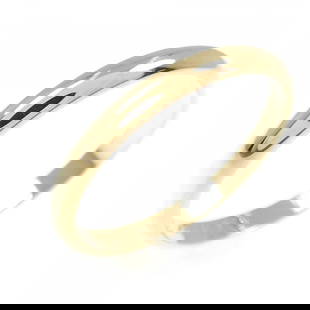 Cartier 18K Yellow Gold Women's Wedding Ring Size 8: Cartier 18K Yellow Gold Women's Wedding Ring Size 8 This exquisite wedding ring from Cartier is crafted from 18K yellow gold, exemplifying elegance and timeless beauty. Designed specifically for women