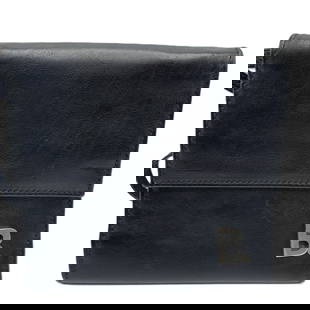 Balenciaga Black Leather Tri-Fold Shoulder Wallet 580037: Balenciaga Black Leather Tri-Fold Shoulder Wallet 580037 This Balenciaga Shoulder Wallet is a stylish and functional accessory designed for women. Crafted from premium black leather, this tri-fold wal