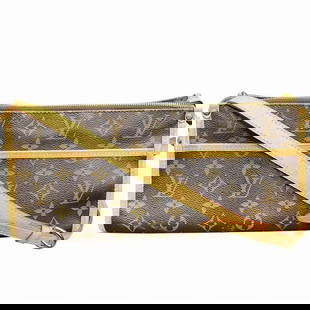 Louis Vuitton Monogram Popincourron Shoulder Bag 5.7 x 12.2 x 4.52: Louis Vuitton Monogram Popincourron Shoulder Bag 5.7 x 12.2 x 4.52 Introducing the Louis Vuitton Monogram Popincourron Shoulder Bag, a stylish accessory designed for women. This exquisite bag features