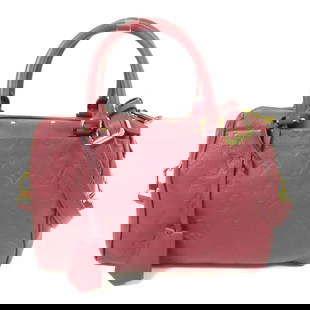LOUIS VUITTON Speedy Bandouliere 25 Black Calfskin 2way Shoulder Bag M40762: LOUIS VUITTON Speedy Bandouliere 25 Black Calfskin 2way Shoulder Bag M40762 Elevate your style with the LOUIS VUITTON Speedy Bandouliere 25, a versatile 2-way shoulder bag crafted from premium calfski