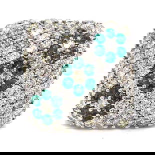 18K White Gold Diamond Emerald Ring 90 Diamonds 18 Emeralds: 18K White Gold Diamond Emerald Ring 90 Diamonds 18 Emeralds This stunning 18K White Gold Diamond & Emerald Ring showcases exquisite craftsmanship and elegant design. The ring is adorned with approxima