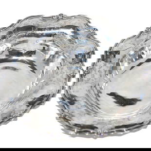 Tiffany & Co Art Deco Sterling Silver Bowl 20.03ozt 1907-1947: Tiffany & Co Art Deco Sterling Silver Bowl 20.03ozt 1907-1947 This exquisite large bowl from Tiffany & Co. is a stunning piece crafted from sterling silver (.925) and showcases the elegance of the Art