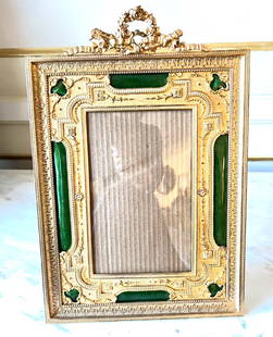 Antique French Enameled Bronze Picture Frame 1900s 10.90 x 16.00: Antique French Enameled Bronze Picture Frame 1900s 10.90 x 16.00 This exquisite French picture frame from the 1900s showcases exceptional craftsmanship with its intricate enameled bronze design. It is