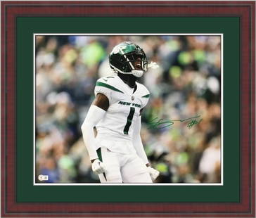 Sauce Gardner New York Jets Signed 16 x 20 Photo Custom Framed Beckett Authenticated: Sauce Gardner New York Jets Signed 16 x 20 Photo Custom Framed Beckett Authenticated This stunning signed photograph features Sauce Gardner, the talented cornerback for the New York Jets. The photogra