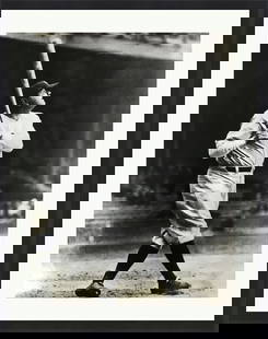 Babe Ruth 1920 New York Yankees Photo Custom Framed 19 x 22: Babe Ruth 1920 New York Yankees Photo Custom Framed 19 x 22 This stunning vintage photograph captures Babe Ruth, one of baseball's most iconic players, in a moment from 1920. The New York Yankees lege