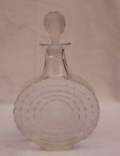Lalique Art Glass French Decanter Bottle with Top 10.4 inches: Lalique Art Glass French Decanter Bottle with Top 10.4 inches Presenting a stunning Lalique French decanter bottle, expertly crafted from glass in the exquisite Art Glass style. This magnificent piece