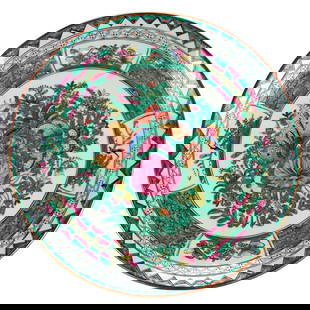 Vintage Chinese Rose Medallion Porcelain Charger circa 1920 Hand-Painted: Vintage Chinese Rose Medallion Porcelain Charger circa 1920 Hand-Painted This exquisite Antique Chinese Rose Medallion Porcelain Charger, crafted circa 1920, showcases the rich artistic heritage of Ch