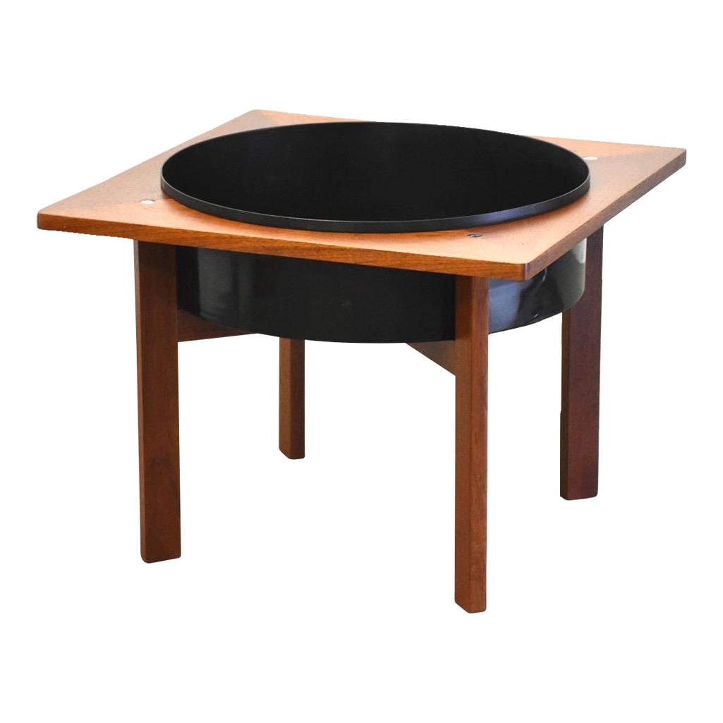 Hans Agne Jakobsson Teak Planter Stand 26.5 in Mid-Century Modern: Hans Agne Jakobsson Teak Planter Stand 26.5 in Mid-Century Modern Introducing a stunning mid-century modern teak planter stand, designed by Hans Agne Jakobsson in Sweden. This elegant piece features a