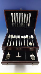 Reed & Barton Classic Rose Sterling Silver Flatware Set 52 Pieces: Reed & Barton Classic Rose Sterling Silver Flatware Set 52 Pieces This exquisite Classic Rose flatware set by Reed & Barton features a timeless pattern, perfect for any elegant dining occasion. Compri