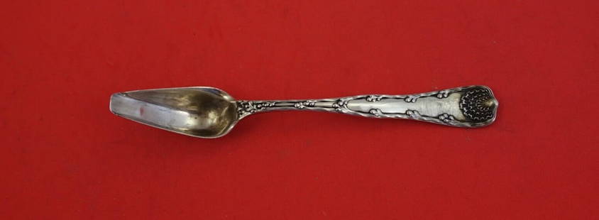 Tiffany & Co. Wave Edge Sterling Silver Medicine Spoon 6": Tiffany & Co. Wave Edge Sterling Silver Medicine Spoon 6" This elegant medicine spoon is crafted from high-quality sterling silver and features the distinctive Wave Edge pattern by Tiffany & Co. Measu