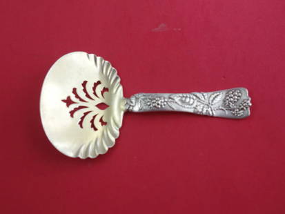 Tiffany & Co Vine Sterling Silver Bon Bon Spoon 5 1/8 Raspberry Motif with COA: Tiffany & Co Vine Sterling Silver Bon Bon Spoon 5 1/8 Raspberry Motif with COA This exquisite serving spoon from Tiffany & Co. features the elegant Vine pattern and is crafted from high-quality sterli