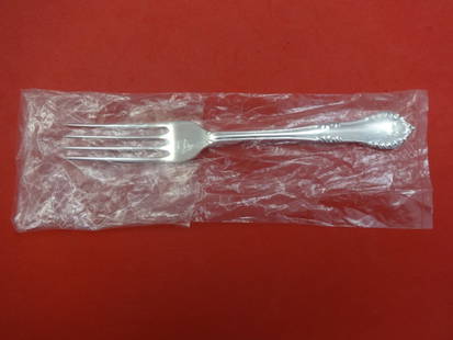 William Yeoward Hidcote Sterling Silver Salad Fork 7 1/4": William Yeoward Hidcote Sterling Silver Salad Fork 7 1/4" Experience the elegance of dining with the Hidcote Salad Fork by William Yeoward. Crafted from high-quality sterling silver, this 7 1/4" fork