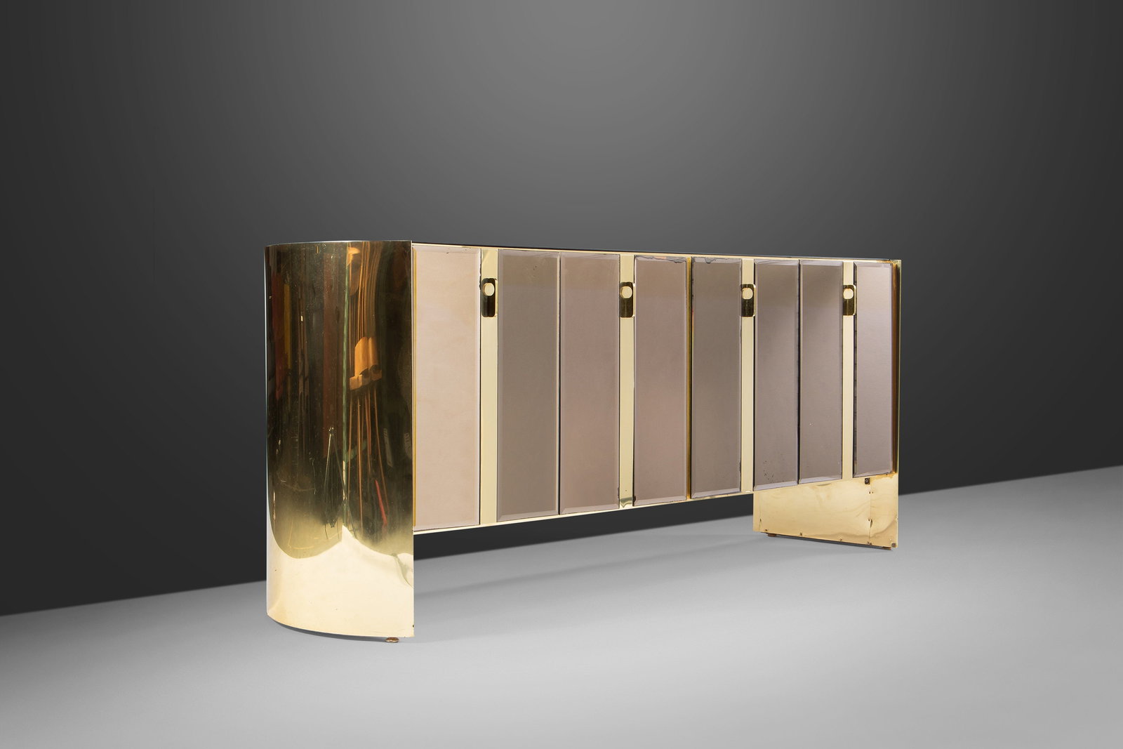 1980s Ello Mirrored Credenza with Brass Accents 72 x 18 x 29: 1980s Ello Mirrored Credenza with Brass Accents 72 x 18 x 29 This stunning Ello Mirrored Case Piece, also known as a credenza, from the 1980s showcases an eye-catching design featuring a mirrored top