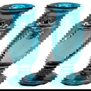 Set of 2 Ocean Blue Mercury Glass Vases France Early 1900s: Set of 2 Ocean Blue Mercury Glass Vases France Early 1900s This exquisite pair of Ocean Blue Mercury Glass Vases, crafted in France circa the early 1900s, features a captivating 'Ocean Blue' hue that