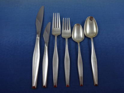Gorham Classique Sterling Silver Flatware Set 103 Pieces Modernism Design: Gorham Classique Sterling Silver Flatware Set 103 Pieces Modernism Design Discover the elegance of the Classique by Gorham Sterling Silver Flatware Set, a stunning collection comprising 103 pieces des