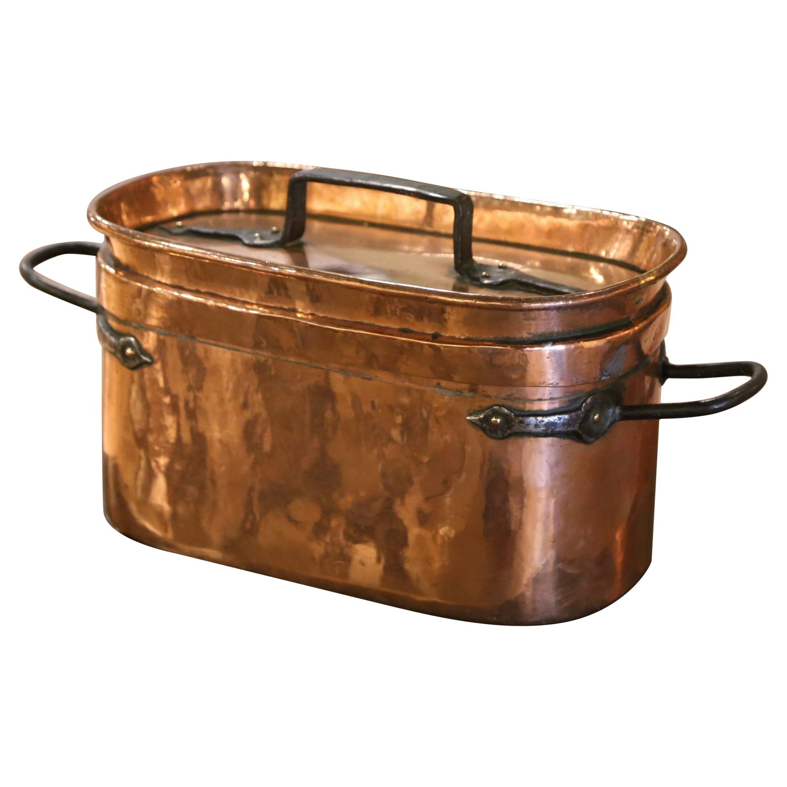 Antique 19th Century French Copper Iron Poissonniere Fish Kettle with Lid: Antique 19th Century French Copper Iron Poissonniere Fish Kettle with Lid This exquisite 19th Century French "Poissonniere" fish kettle is a stunning example of mid-19th century craftsmanship, dating 