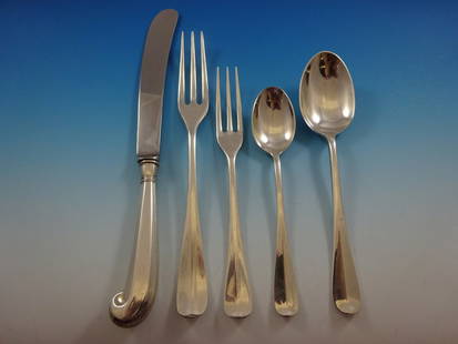 Stieff Queen Anne Williamsburg Sterling Silver Flatware Set 41 Pcs for 8: Stieff Queen Anne Williamsburg Sterling Silver Flatware Set 41 Pcs for 8 This exquisite Queen Anne Williamsburg flatware set by Stieff is crafted from high-quality sterling silver and includes a total