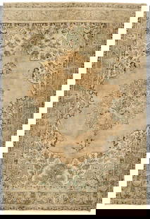 Vintage Floral Hand-Knotted Wool Rug 6'8 x 9'8 ft Semi-Antique: Vintage Floral Hand-Knotted Wool Rug 6'8 x 9'8 ft Semi-Antique This exquisite semi-antique Oriental rug features a stunning floral pattern in muted tones of peach, beige, cream, brown, and light green