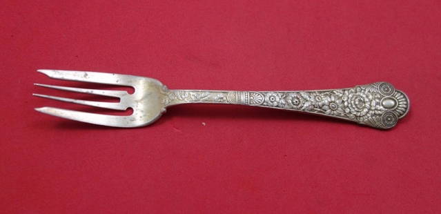 Gorham Cluny Sterling Silver Pastry Fork 5 7/8" 4-Tine Antique: Gorham Cluny Sterling Silver Pastry Fork 5 7/8" 4-Tine Antique This exquisite pastry fork from Gorham's Cluny pattern features a classic 4-tine design, measuring 5 7/8 inches in length. Crafted from h