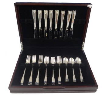 Lunt Colonial Theme Sterling Silver Flatware Set for 8 - 32 Pieces with Storage Chest: Lunt Colonial Theme Sterling Silver Flatware Set for 8 - 32 Pieces with Storage Chest Elevate your dining experience with this exquisite Colonial Theme sterling silver flatware set by Lunt. This compr