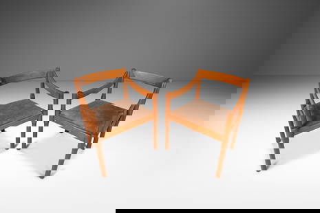 Vico Magistretti Italian Modern Carimate Chairs Set of 2 Beech Leather 1960s: Vico Magistretti Italian Modern Carimate Chairs Set of 2 Beech Leather 1960s Enhance your dining area with this exquisite set of two Italian Modern Model 892 "Carimate" chairs, designed by the acclaim