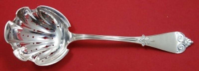 Tiffany & Co Beekman Sterling Silver Pea Spoon Ribbed Bowl 8 1/4": Tiffany & Co Beekman Sterling Silver Pea Spoon Ribbed Bowl 8 1/4" This exquisite serving spoon, crafted by Tiffany & Co., features the elegant Beekman pattern. Made of high-quality sterling silver, th