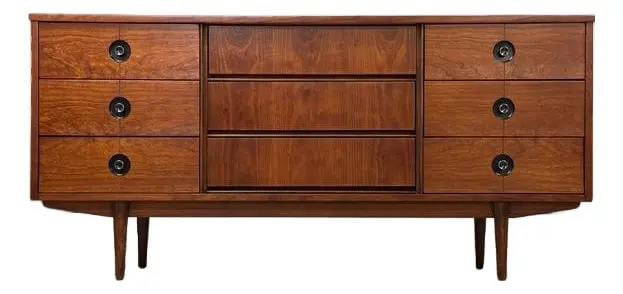 1960s Mid-Century Modern Cherry Dresser by Stanley 9 Drawers: 1960s Mid-Century Modern Cherry Dresser by Stanley 9 Drawers This exquisite mid-century modern dresser features a classic cherry wood finish and is designed with nine spacious drawers, perfect for amp