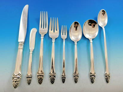 Gorham Sovereign Old Sterling Silver Flatware Set 103 Pieces Acorn Motif: Gorham Sovereign Old Sterling Silver Flatware Set 103 Pieces Acorn Motif Experience the elegance of the Sovereign Old by Gorham Sterling Silver Flatware Set, featuring a total of 103 pieces adorned wi