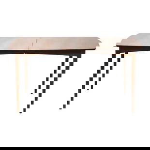 Refinished Walnut Mid Century Modern Dining Table 60 x 40 x 29.25: Refinished Walnut Mid Century Modern Dining Table 60 x 40 x 29.25 This exquisite mid-century modern dining table features a beautifully refinished walnut surface, showcasing a rich brown color that en