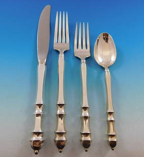 Towle Carpenter Hall Sterling Silver Flatware Set for 8, 32 Pieces with Storage Chest: Towle Carpenter Hall Sterling Silver Flatware Set for 8, 32 Pieces with Storage Chest Discover the timeless elegance of the Carpenter Hall flatware set by Towle, crafted from high-quality sterling sil